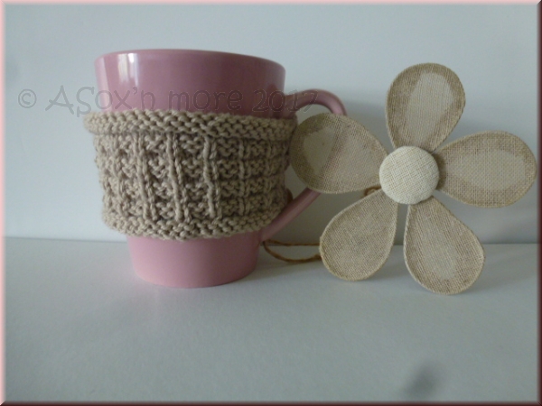 Tasse incl. Tassenwärmer, handgestrickt